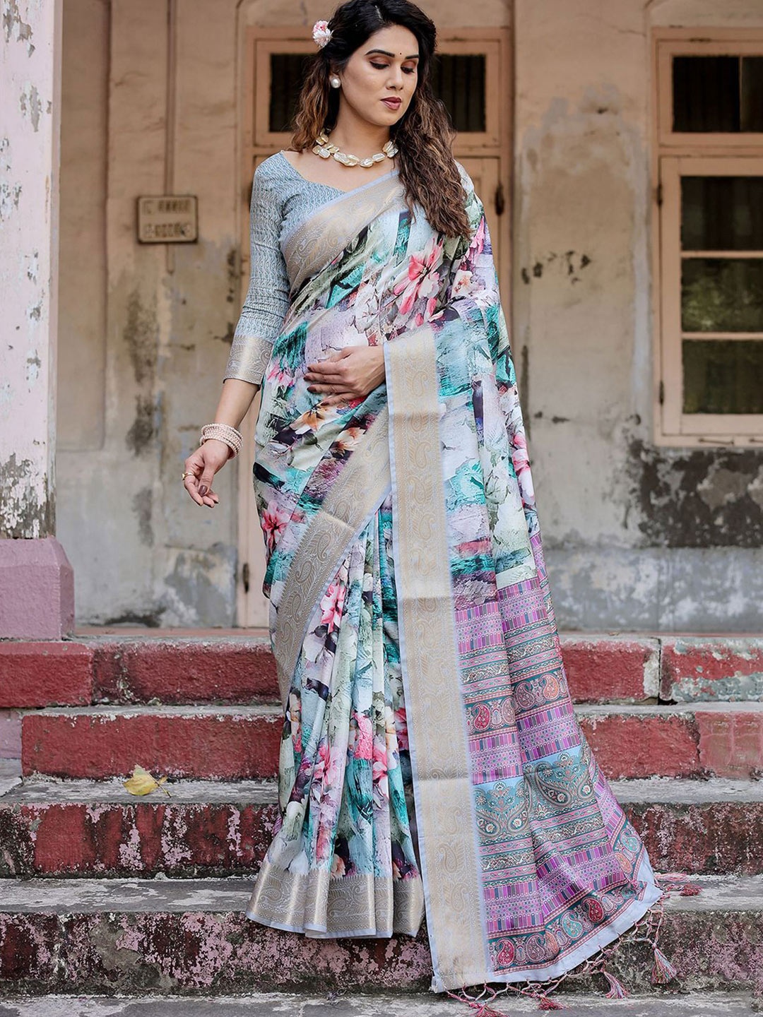 

DIVASTRI Floral Printed Woven Design Zari Paithani Saree, Multi