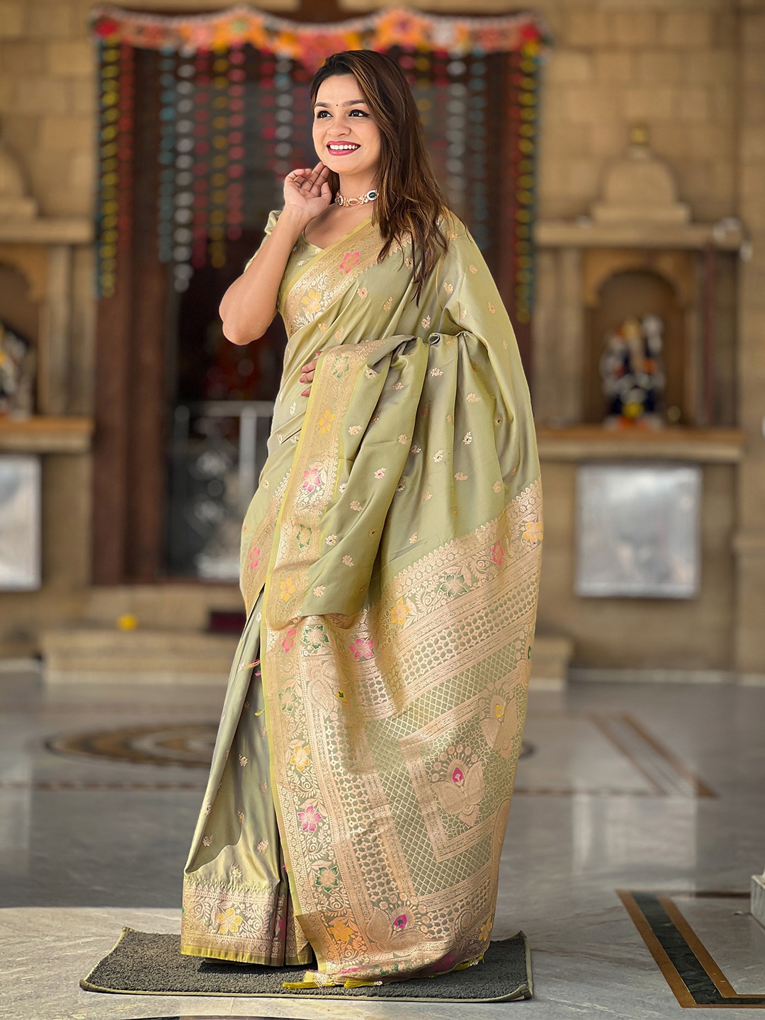 

Ekta Textiles Ethnic Motifs Woven Design Zari Pure Silk Banarasi Saree, Green