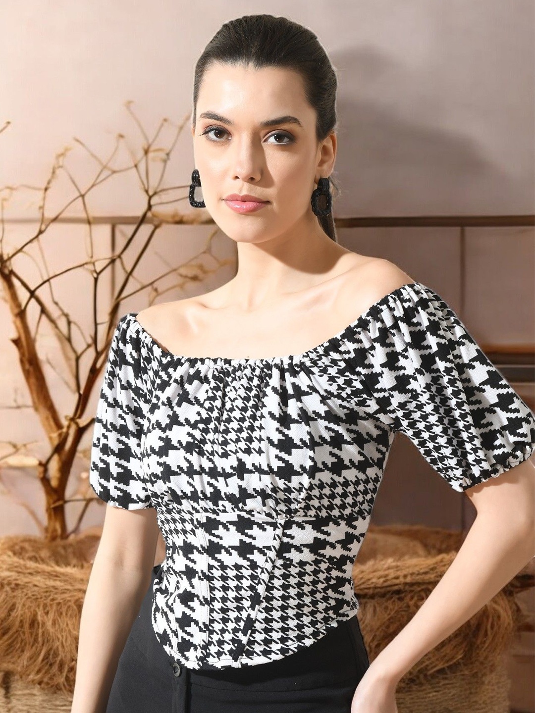 

Arbiter Collection Off-Shoulder Puff Sleeve Bardot Crop Top, Multi