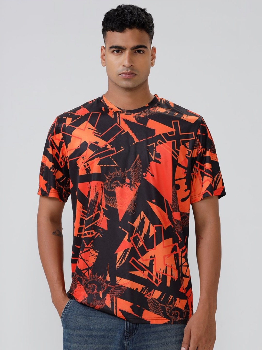 

WROGN Men Printed Extended Sleeves Tropical Applique Slim Fit T-shirt, Multi