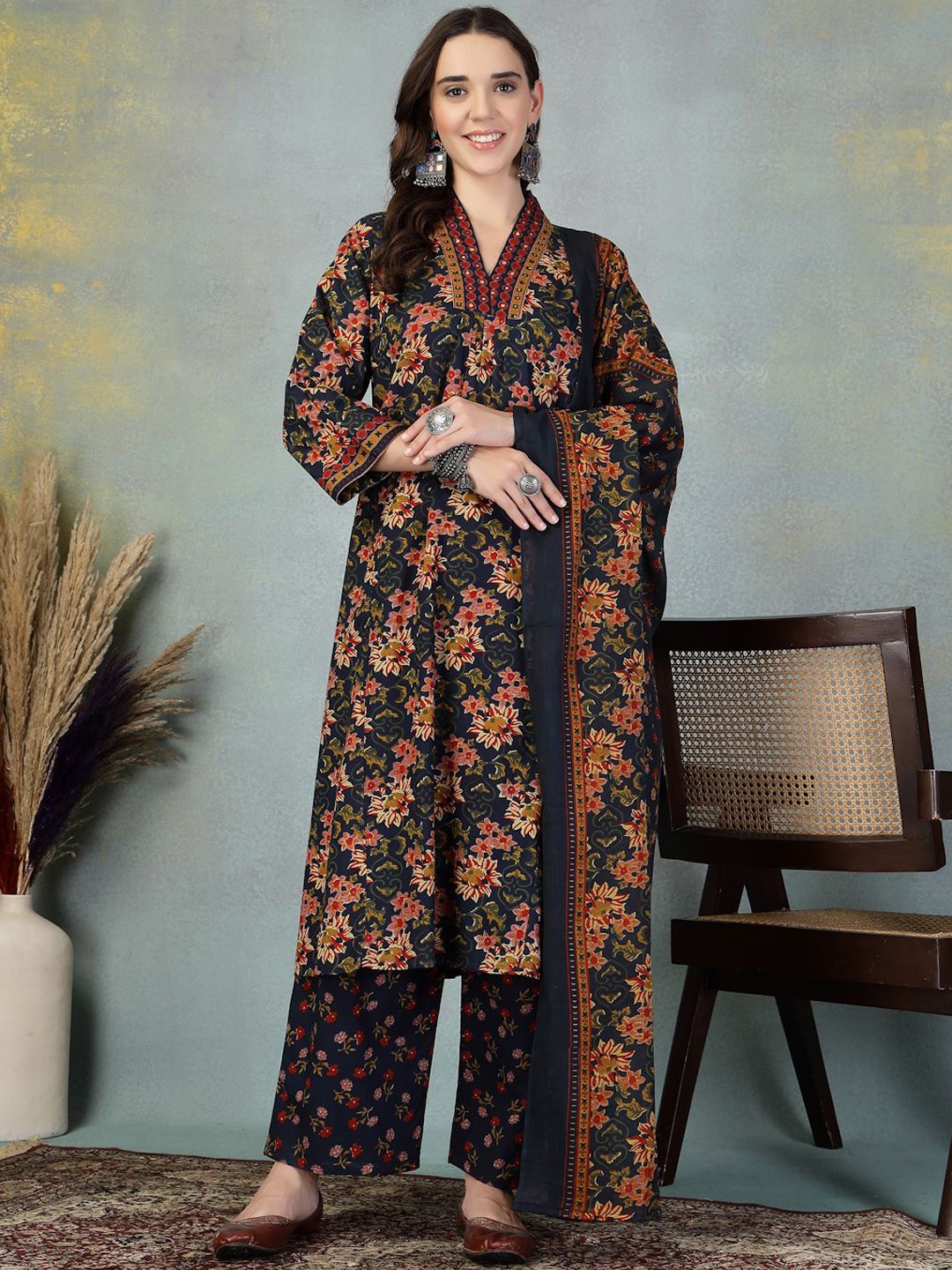 

Clora Creation Women Floral Printed Regular Sequinned Pure Cotton Kurta with Trousers & With Dupatta, Navy blue