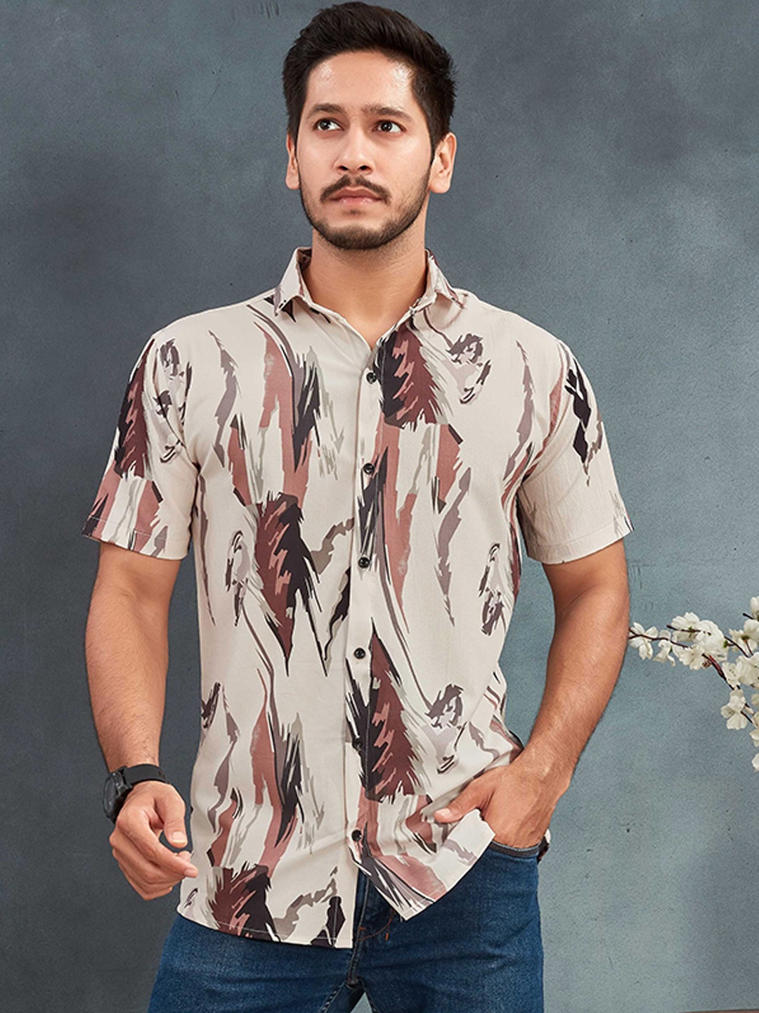 

Metronaut Men Comfort Floral Opaque Printed Casual Shirt, Cream