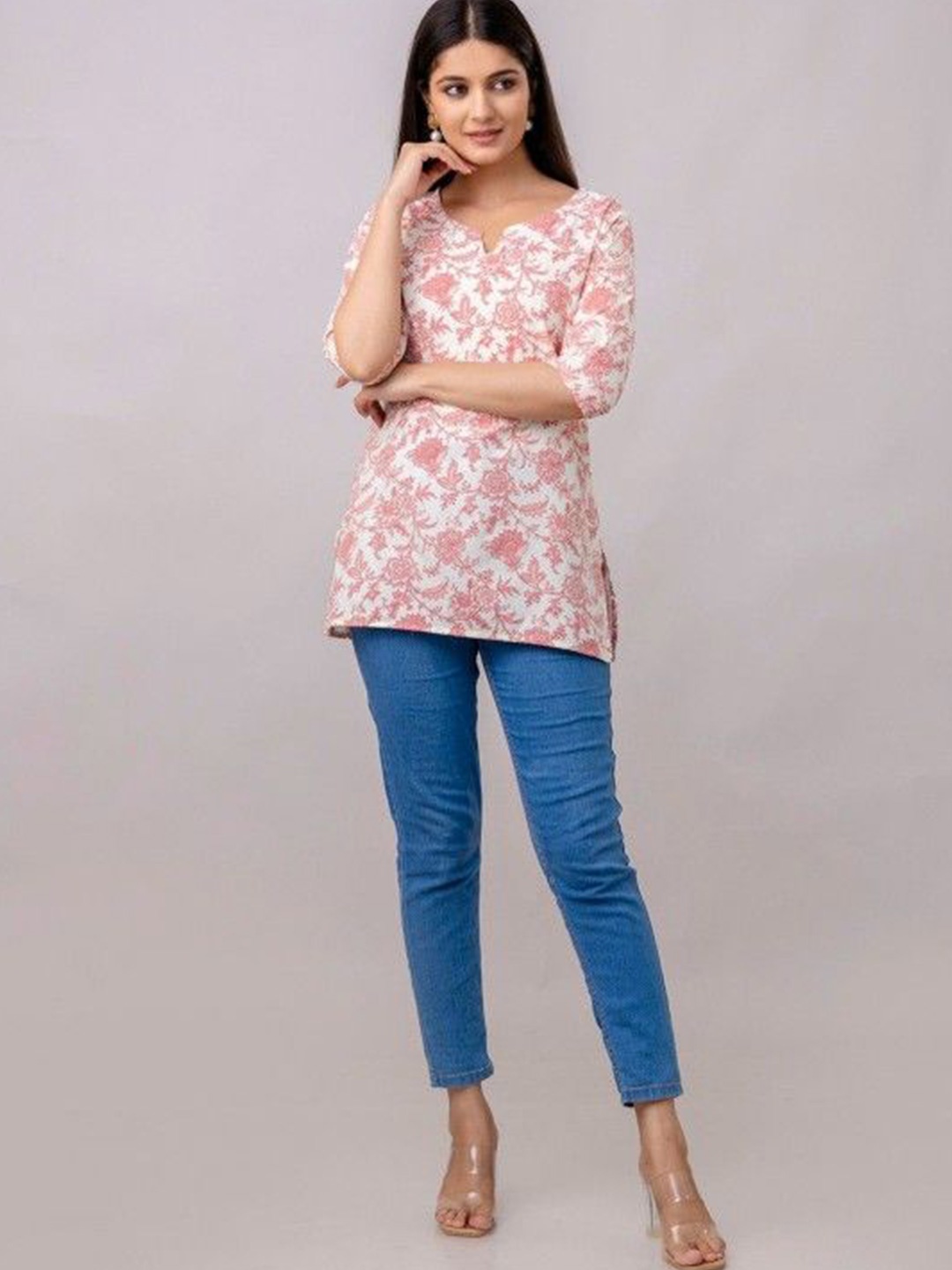 

Kairab Floral Printed Round Neck Straight Short Kurti, White