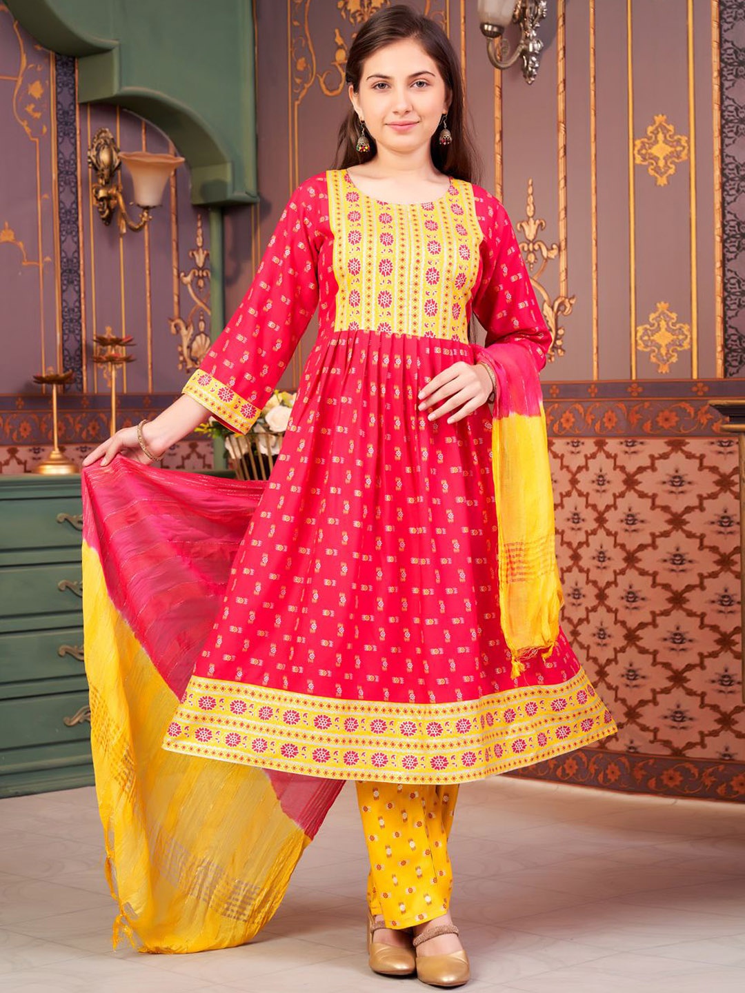 

BAESD Girls Floral Printed Thread Work Kurta, Pink