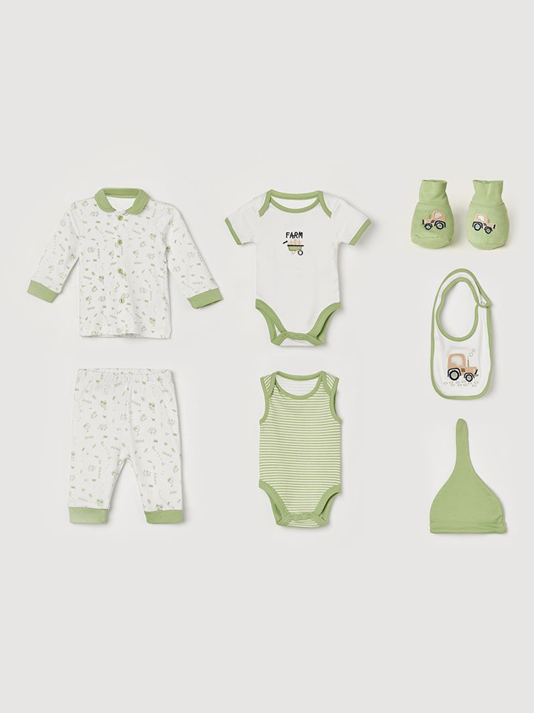 

Juniors by Lifestyle Infant Boys Pack Of 7 Baby Apparel Gift Set, Green