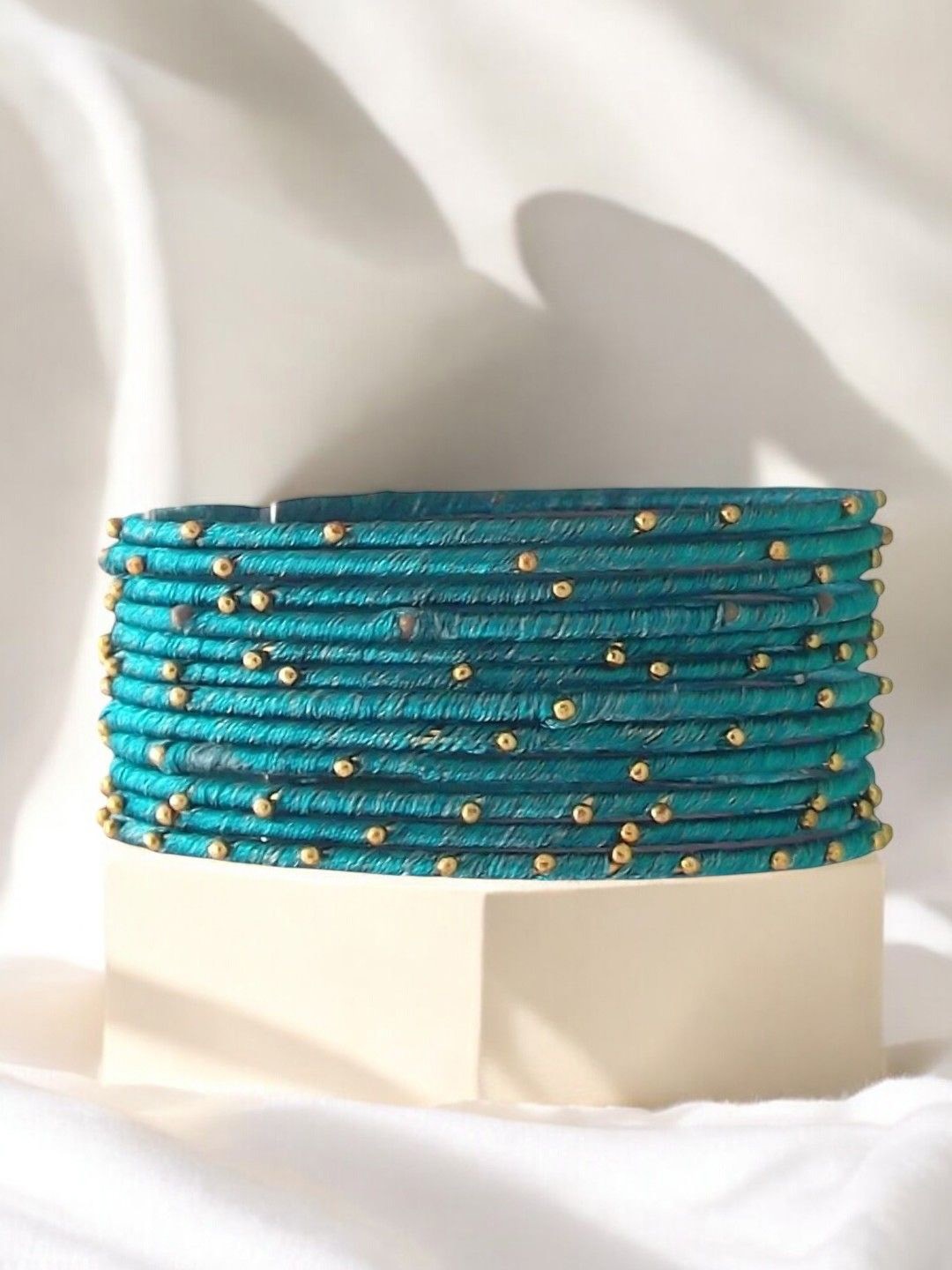 

FEMMIBELLA Set Of 12 Gold-Plated Bangles, Blue