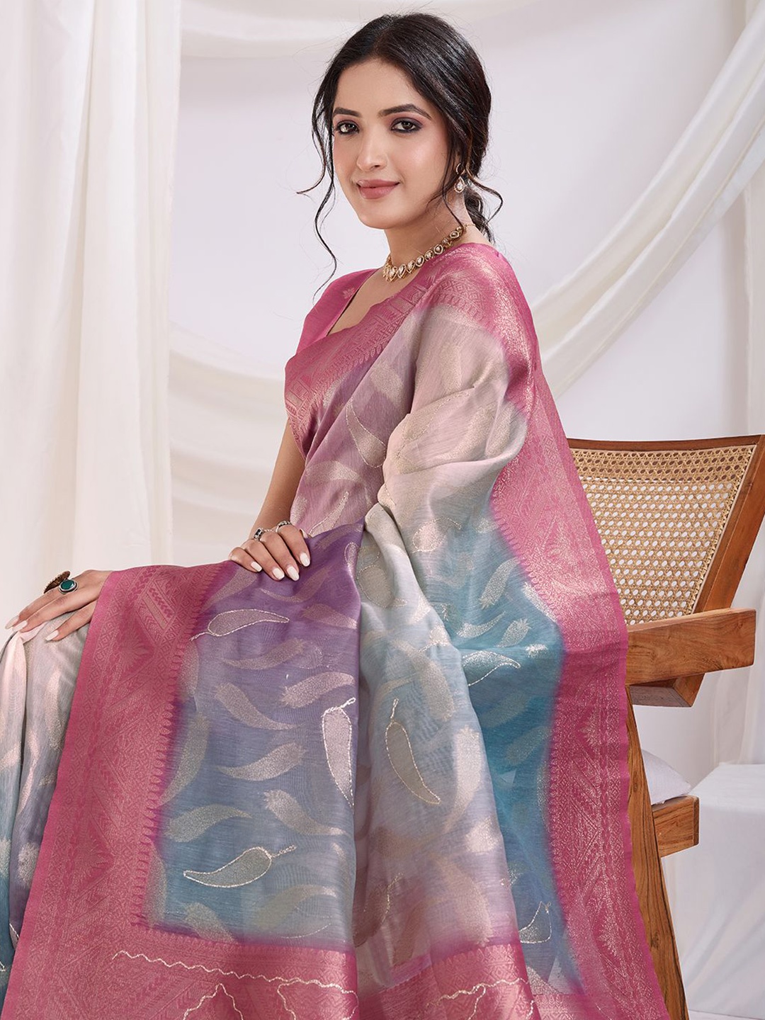 

Mitera Woven Design Zari Banarasi Saree, Pink