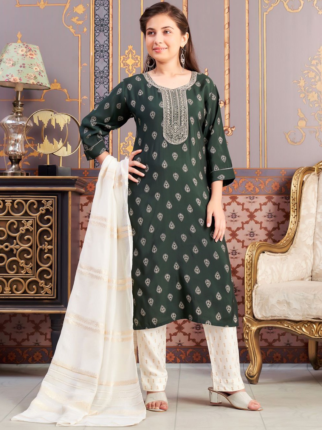 

Sangria Girls Ethnic Motifs Printed With Embroidered Kurta, Green