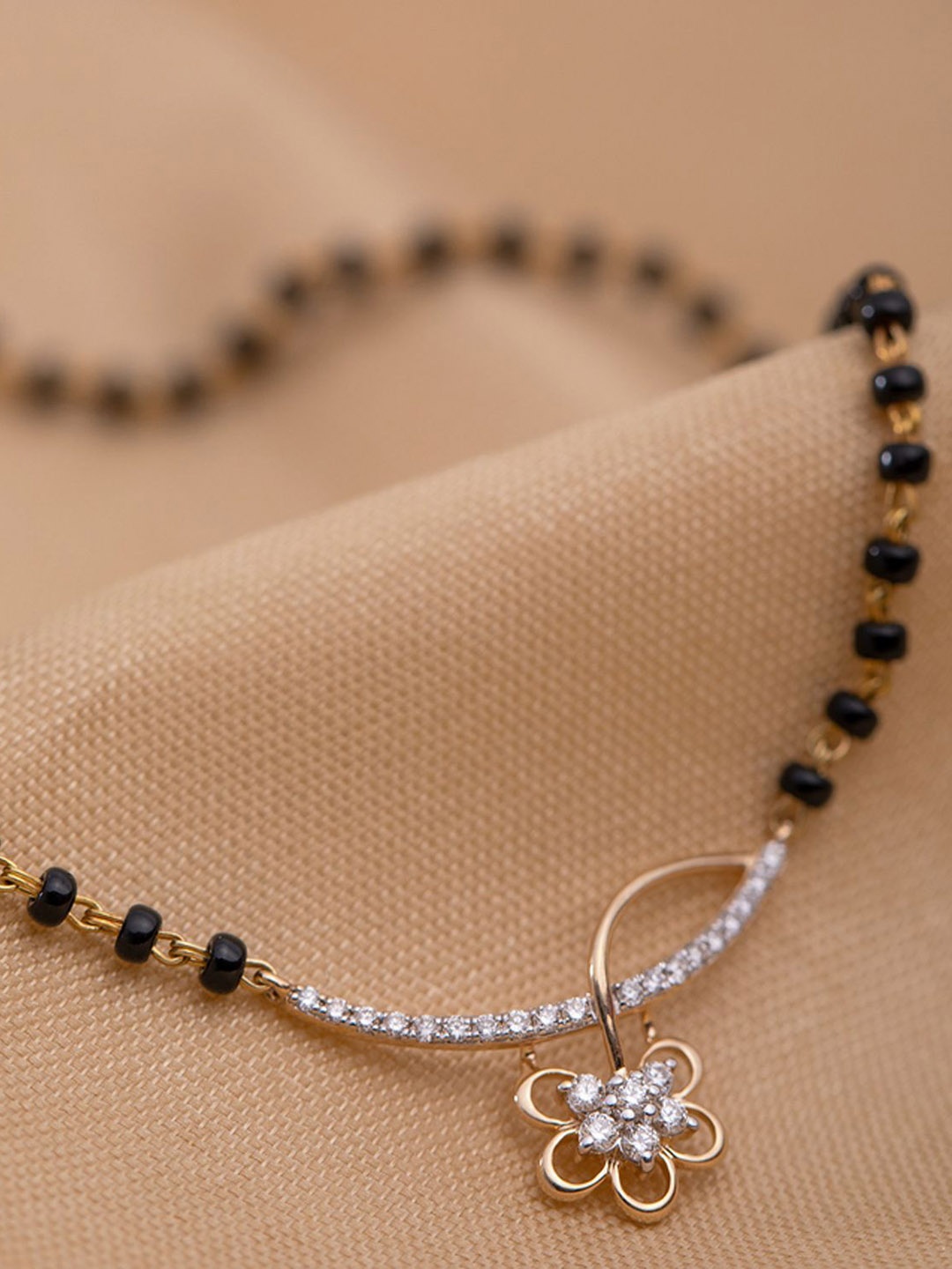 

BELWICK Gold-Plated Artificial Stones Mangalsutra