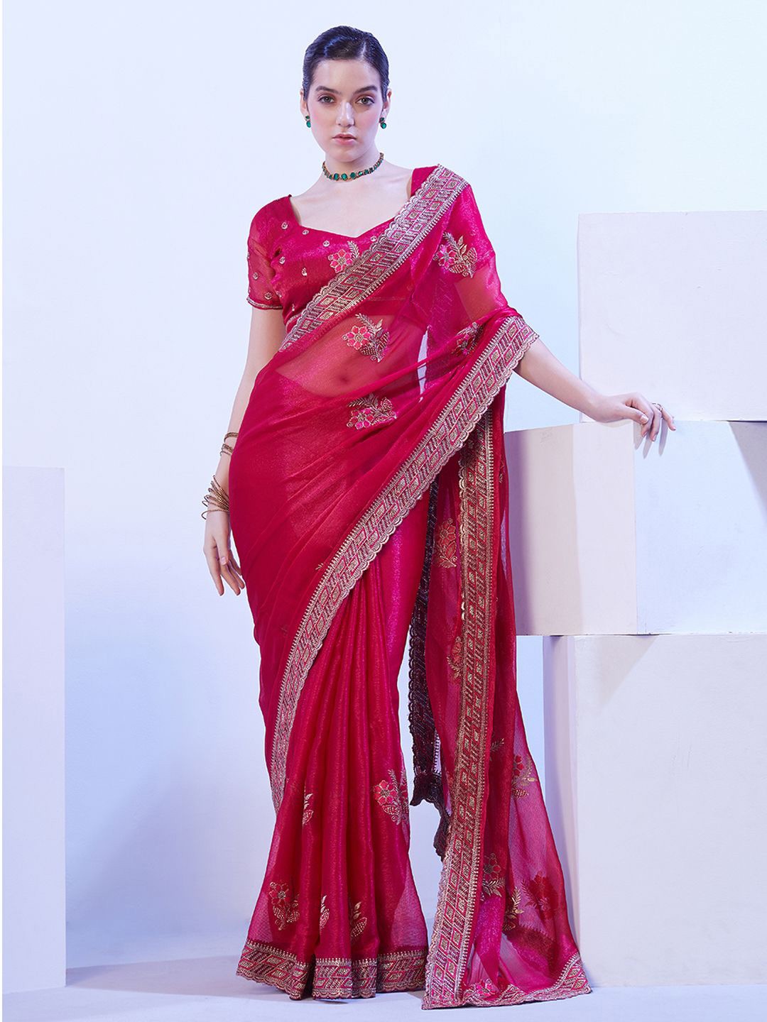 

Mitera Floral Embroidered Pure Chiffon Saree, Red