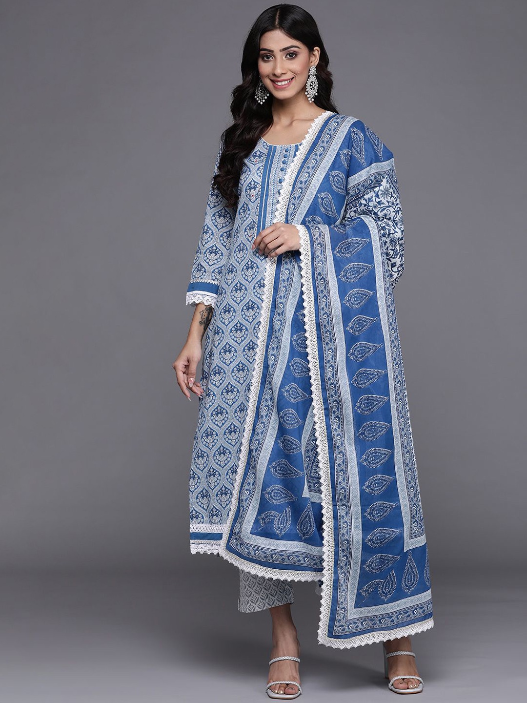 

DIVASTRI Women Ethnic Motifs Printed Regular Sequinned Pure Cotton Kurta with Trousers & With Dupatta, Blue