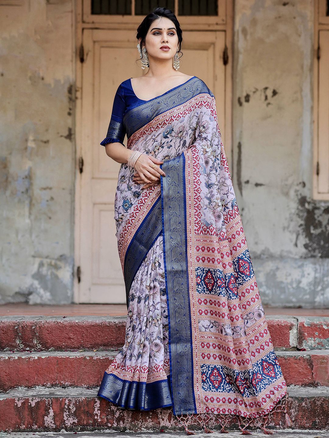 

DIVASTRI Woven Design Zari Silk Blend Paithani Saree, Grey