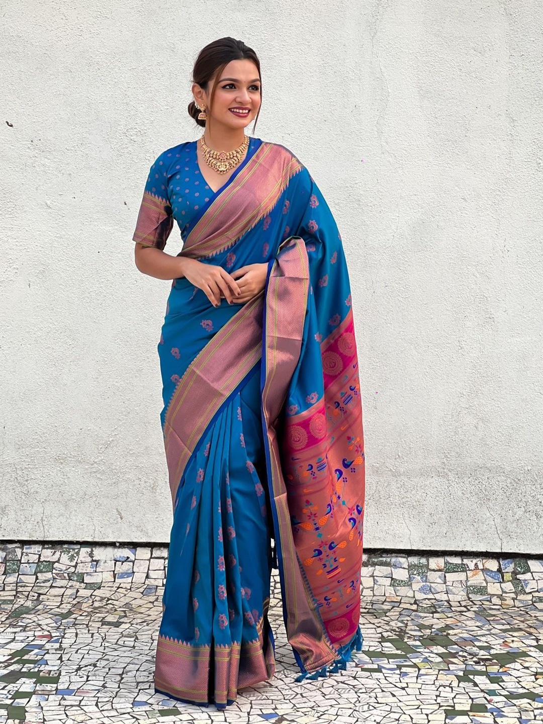 

HMP Fashion Woven Design Pure Silk Saree, Teal