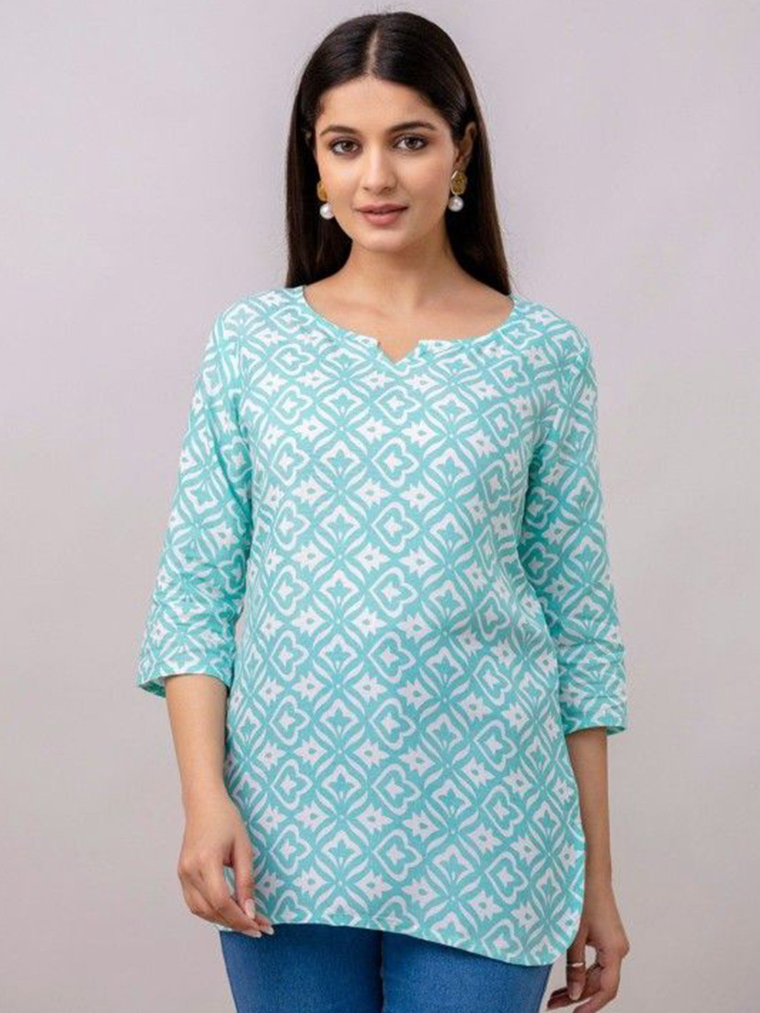 

Kairab Printed Straight Short Kurti, Blue