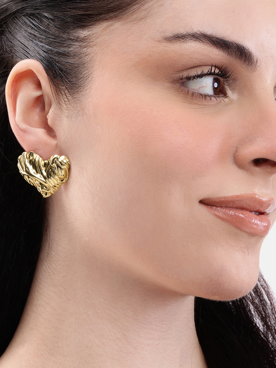 

DressBerry Heart Shaped Studs, Gold