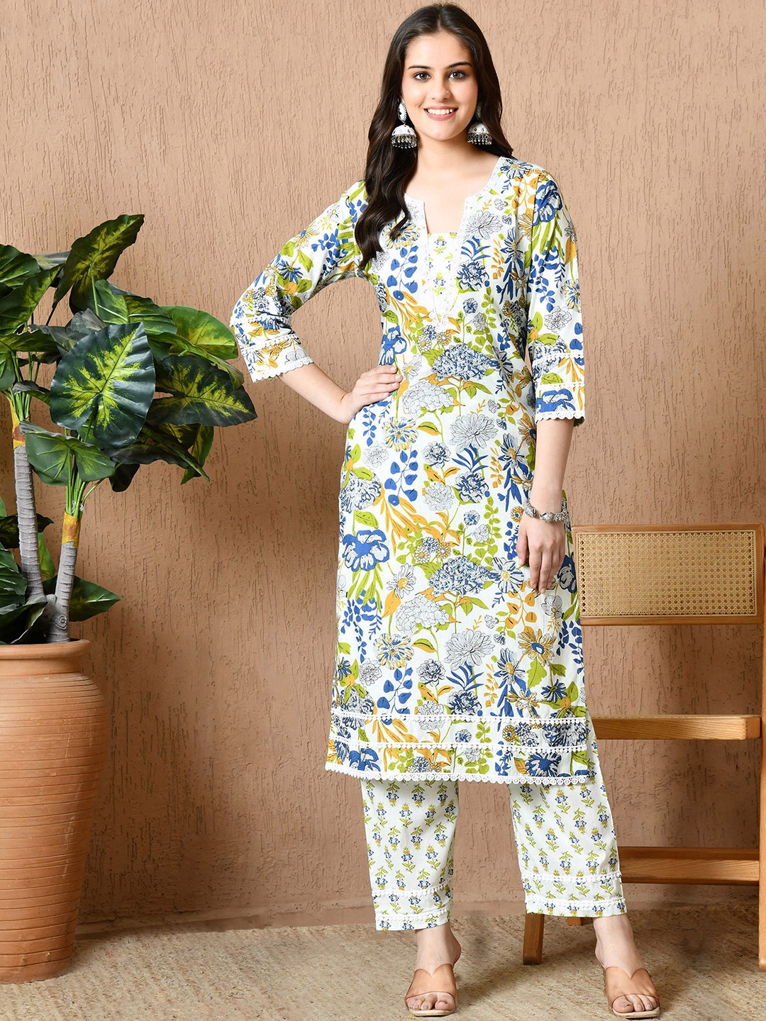 

Aktasa Women Floral Printed Regular Pure Cotton Kurta with Trousers, White