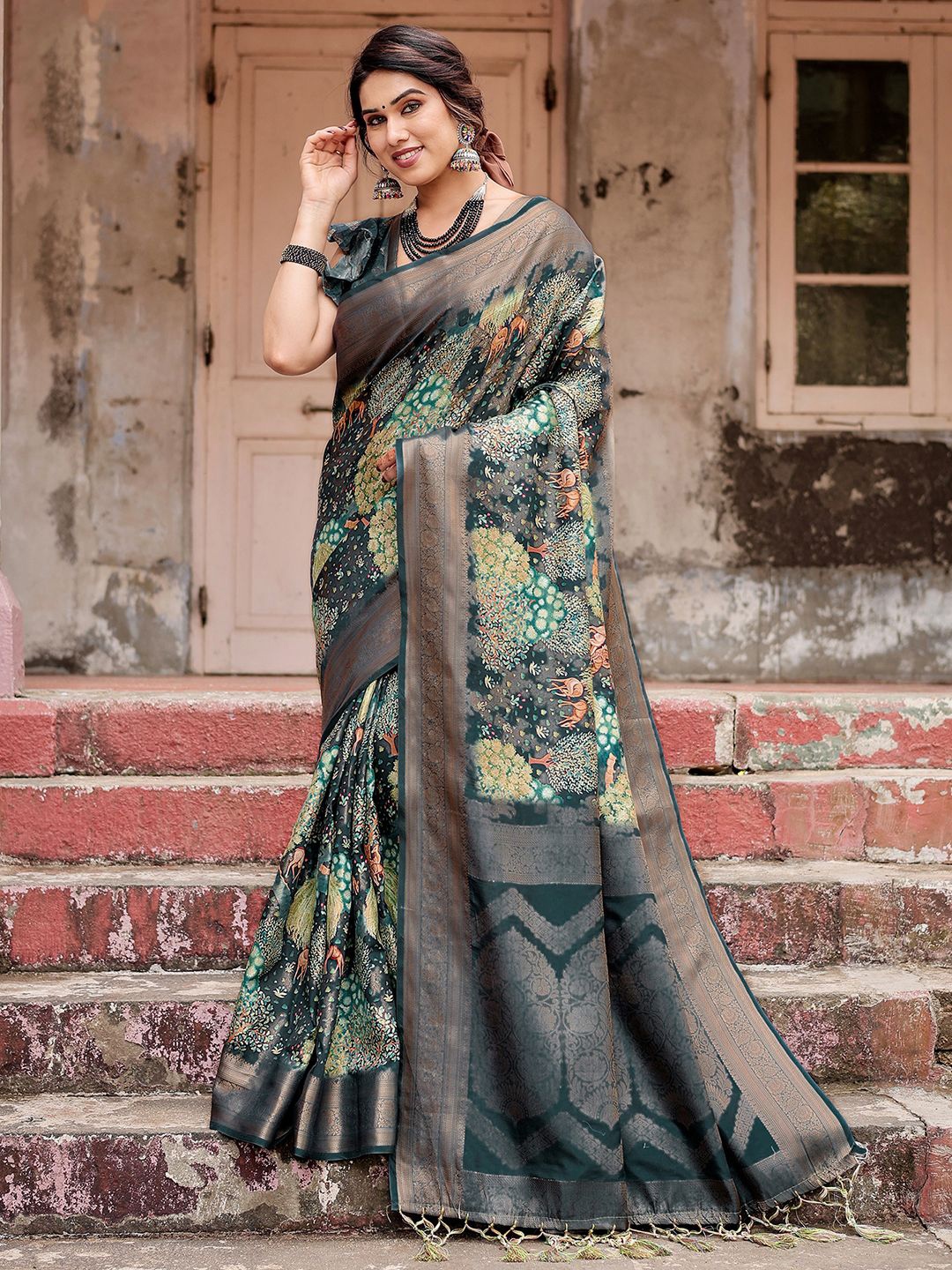 

DIVASTRI Woven Design Zari Pure Silk Banarasi Saree, Green