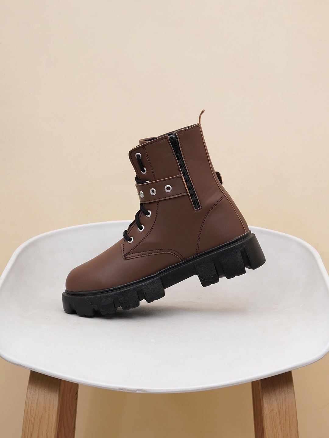 

Killer Women Round Toe Lace Up Boots, Brown