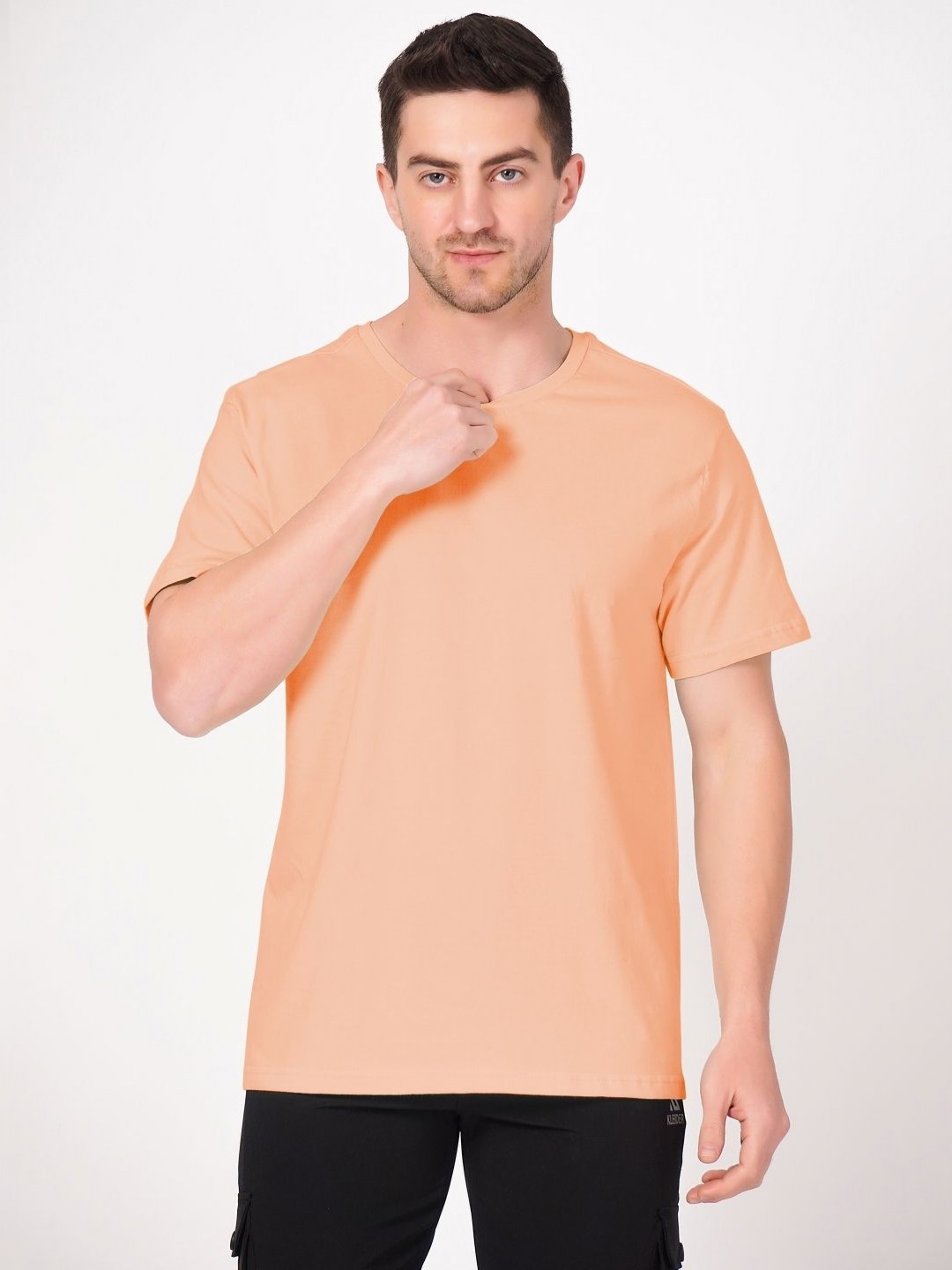 

Ghumakkad Men T-shirt, Peach