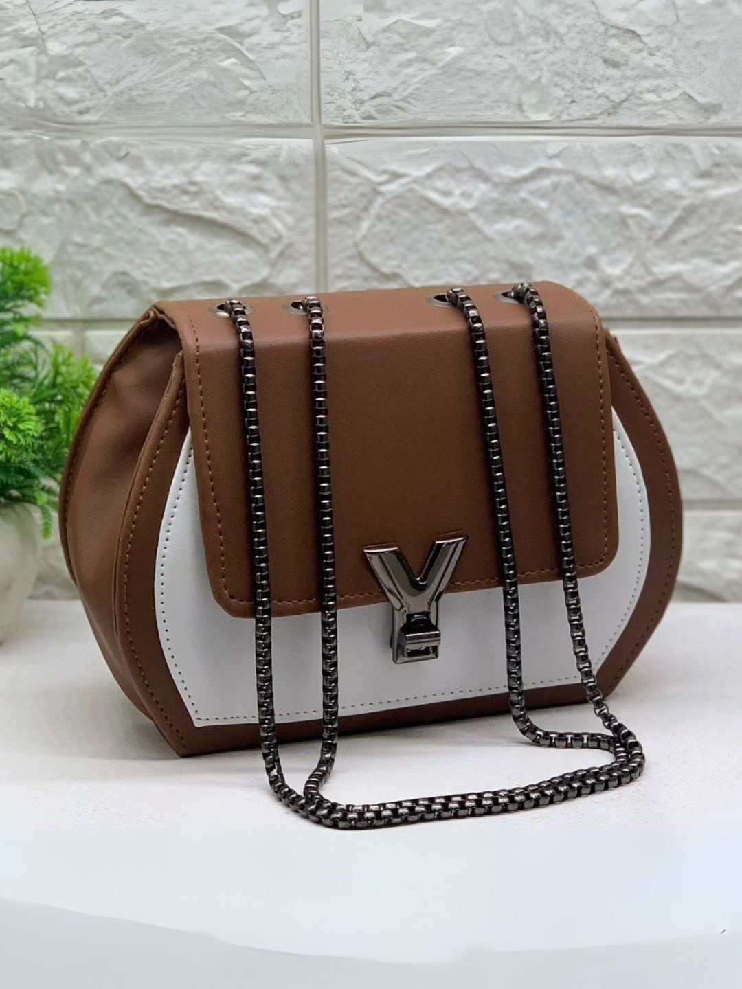 

ITALISH Leather Structured Sling Bag with Applique, Brown