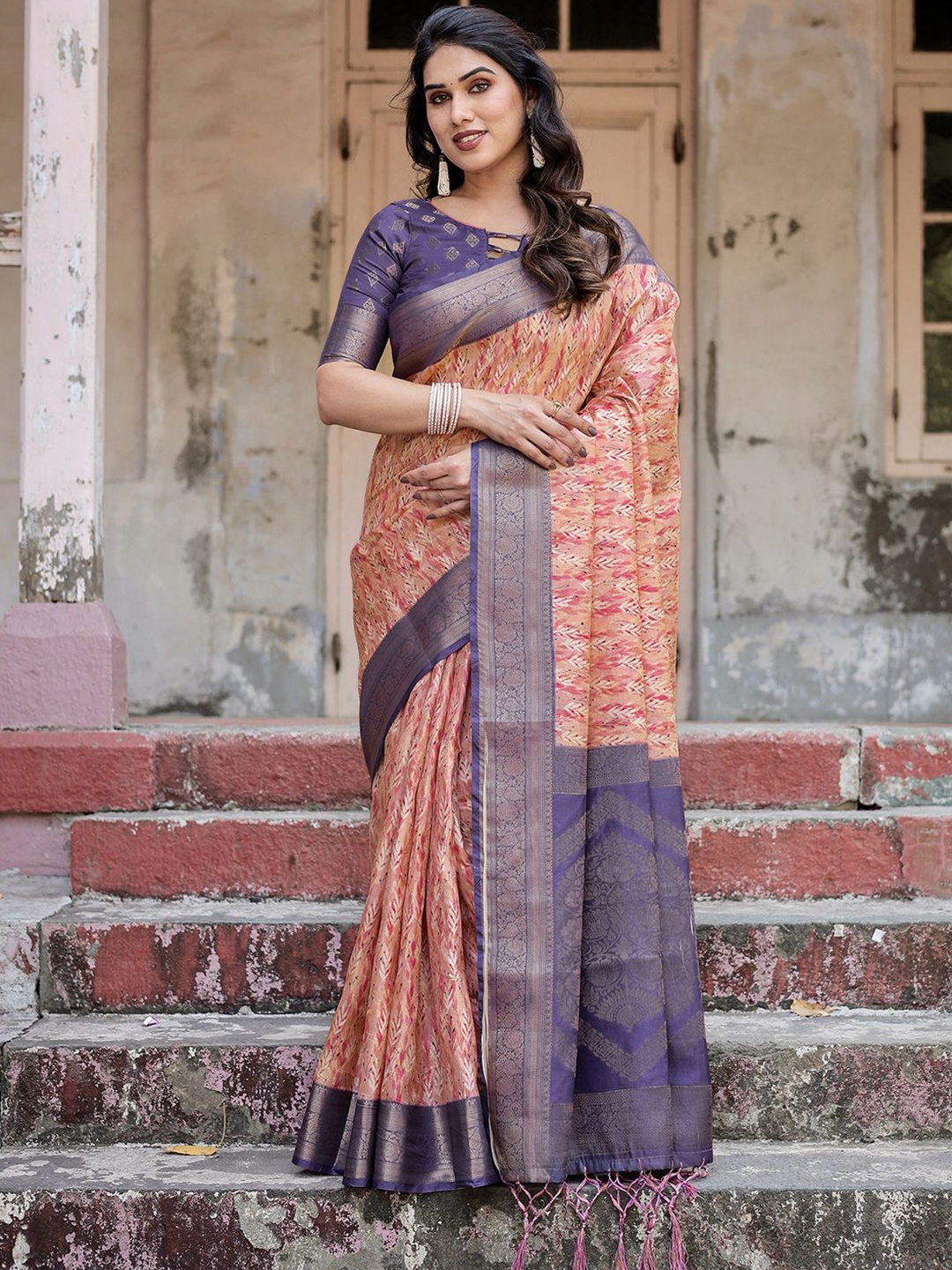 

DIVASTRI Woven Design Zari Pure Silk Banarasi Saree, Pink