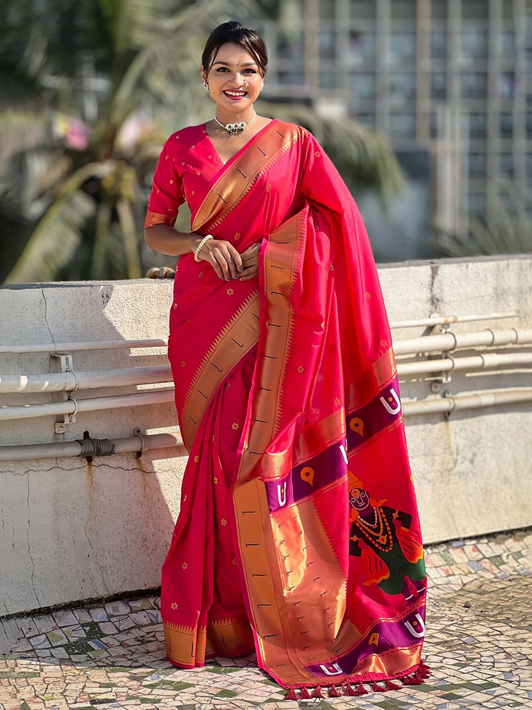 

HMP Fashion Ethnic Motifs Woven Design Zari Pure Silk Paithani Saree, Pink