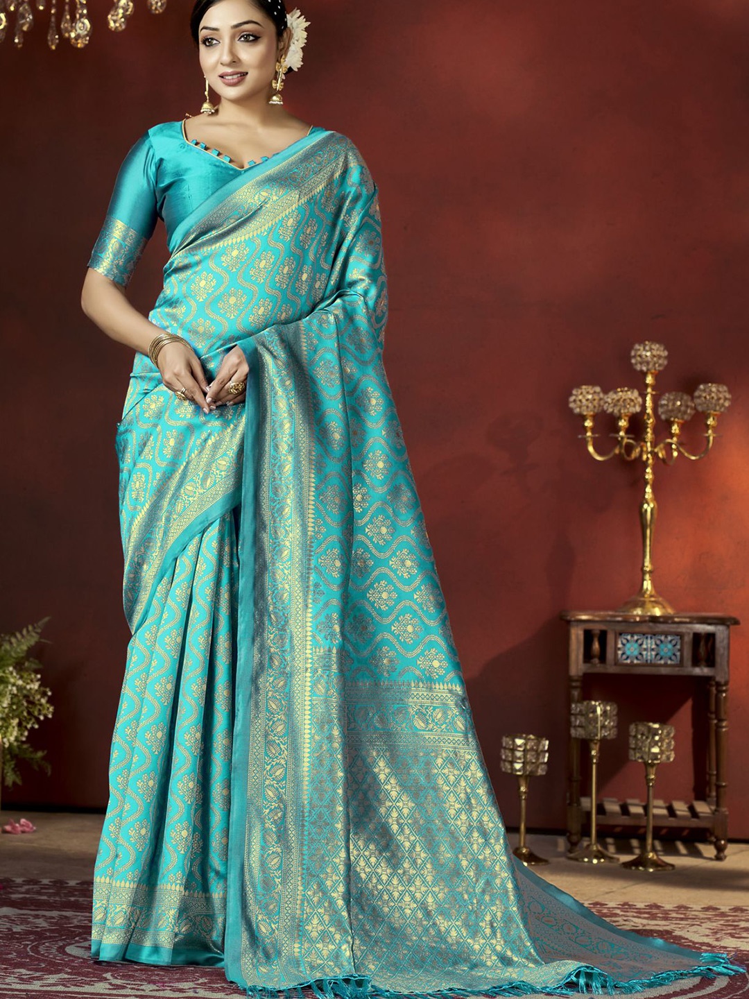 

DIVASTRI Woven Design Zari Silk Blend Banarasi Saree, Teal