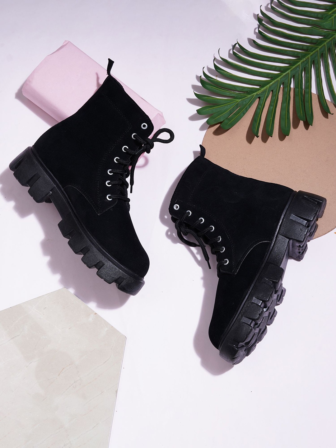 

Killer Women Round Toe Lace Up Boots, Black