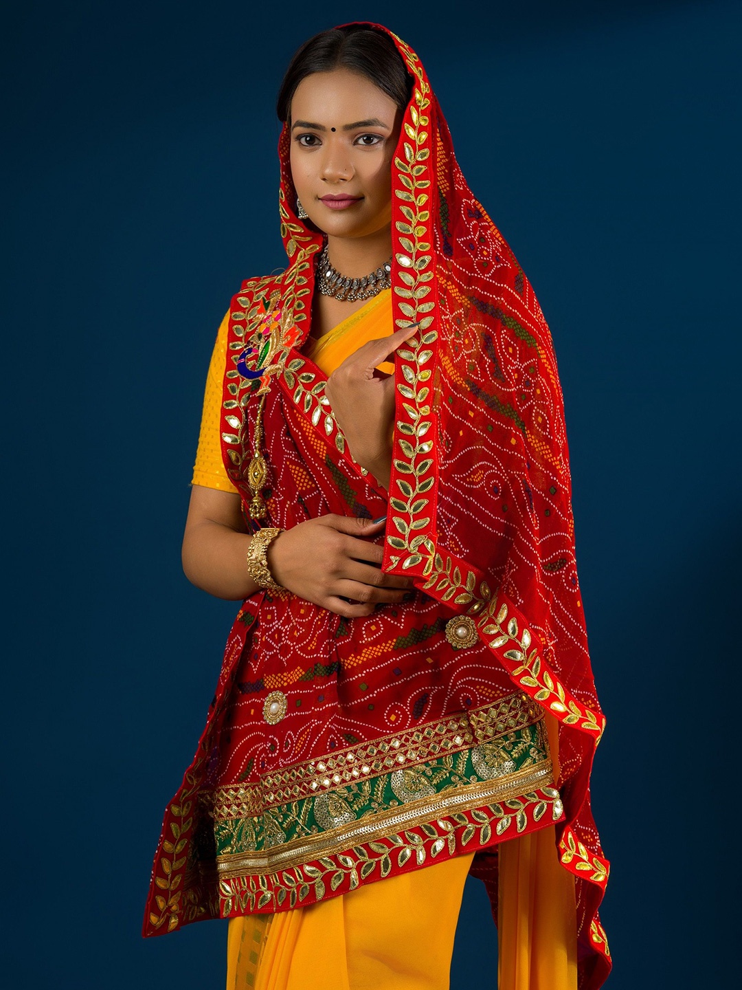 

KCPC BANDHANI Embroidered Bandhani Dupatta, Red