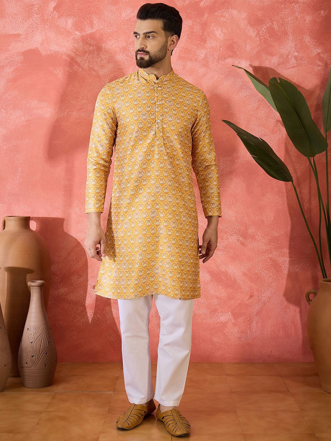 

Sangria Floral Printed Mandarin Collar Straight Kurta, Yellow