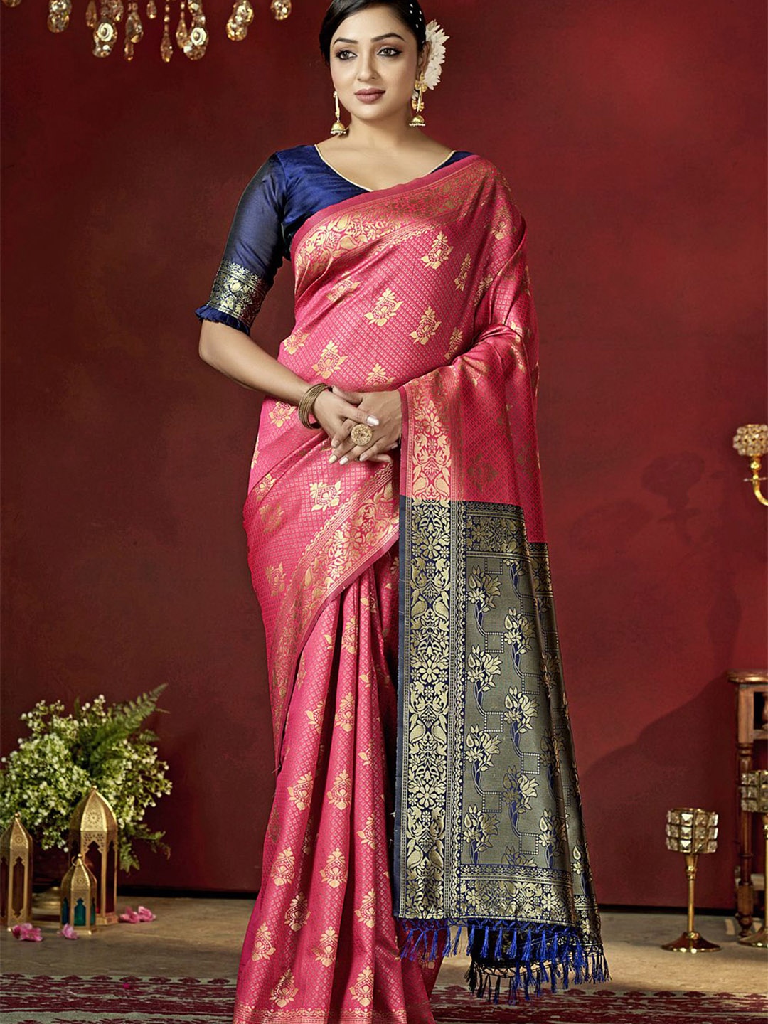 

DIVASTRI Ethnic Motifs Woven Design Zari Banarasi Saree, Peach