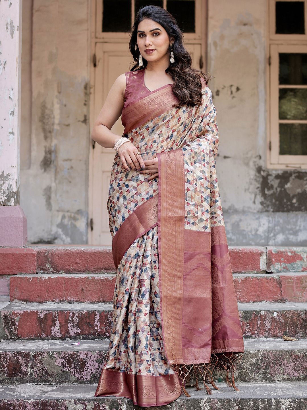 

DIVASTRI Woven Design Zari Pure Silk Banarasi Saree, Beige