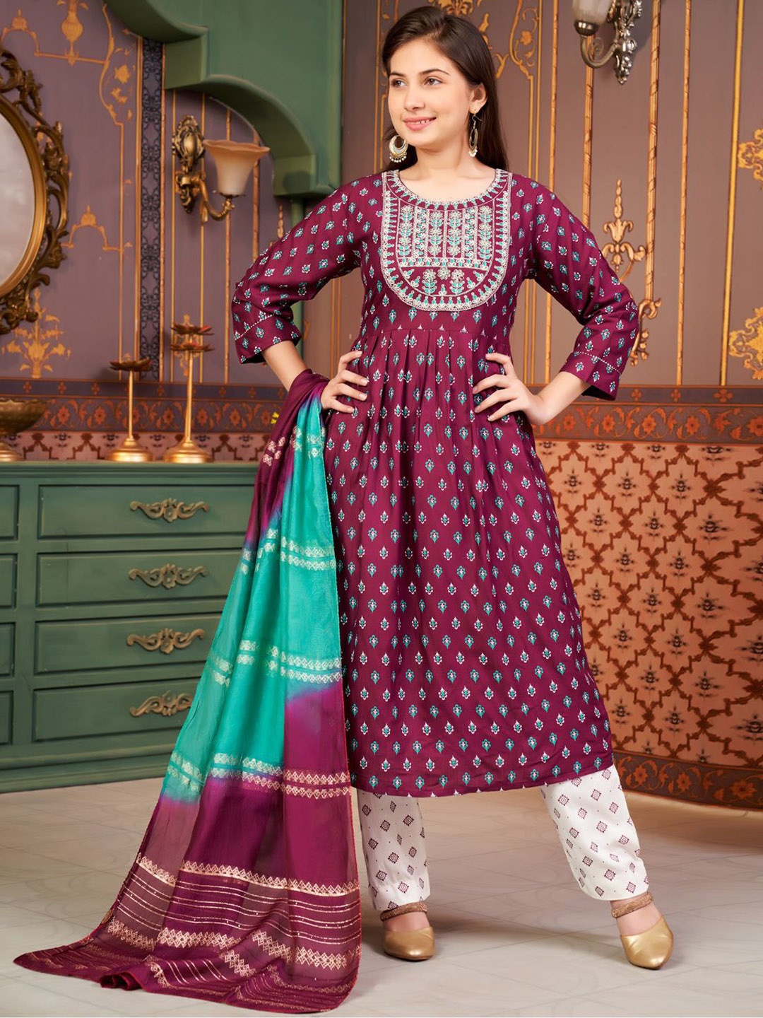 

Sangria Girls Printed Kurta Trouser With Dupatta, Purple