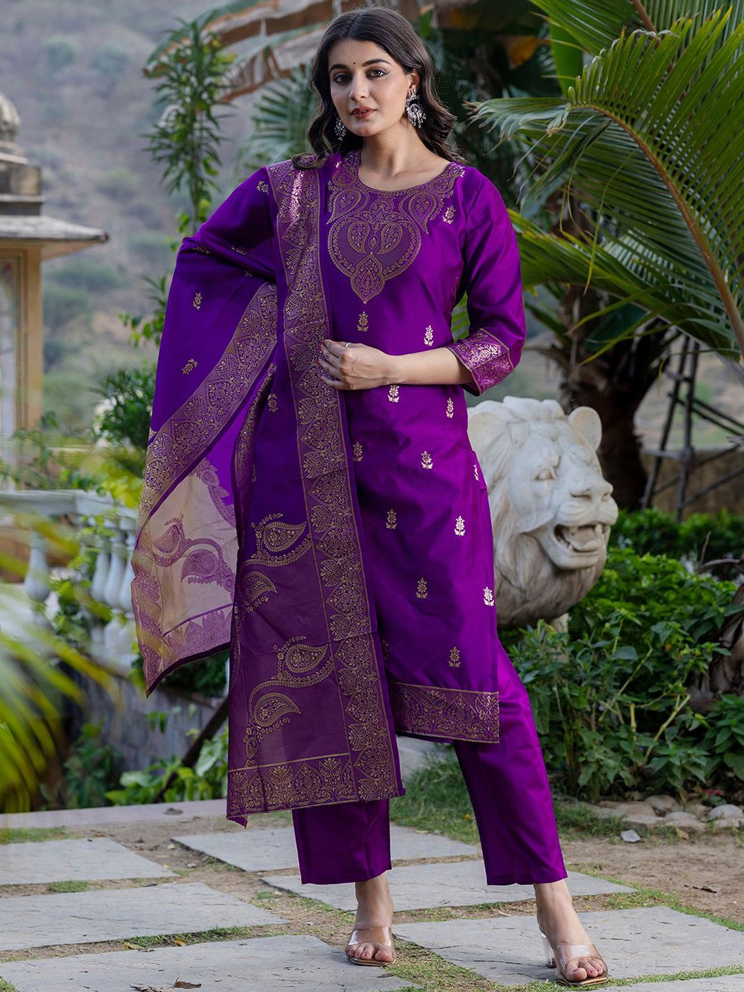 

SKYLEE Women Regular Kurta with Trousers & With Dupatta, Purple