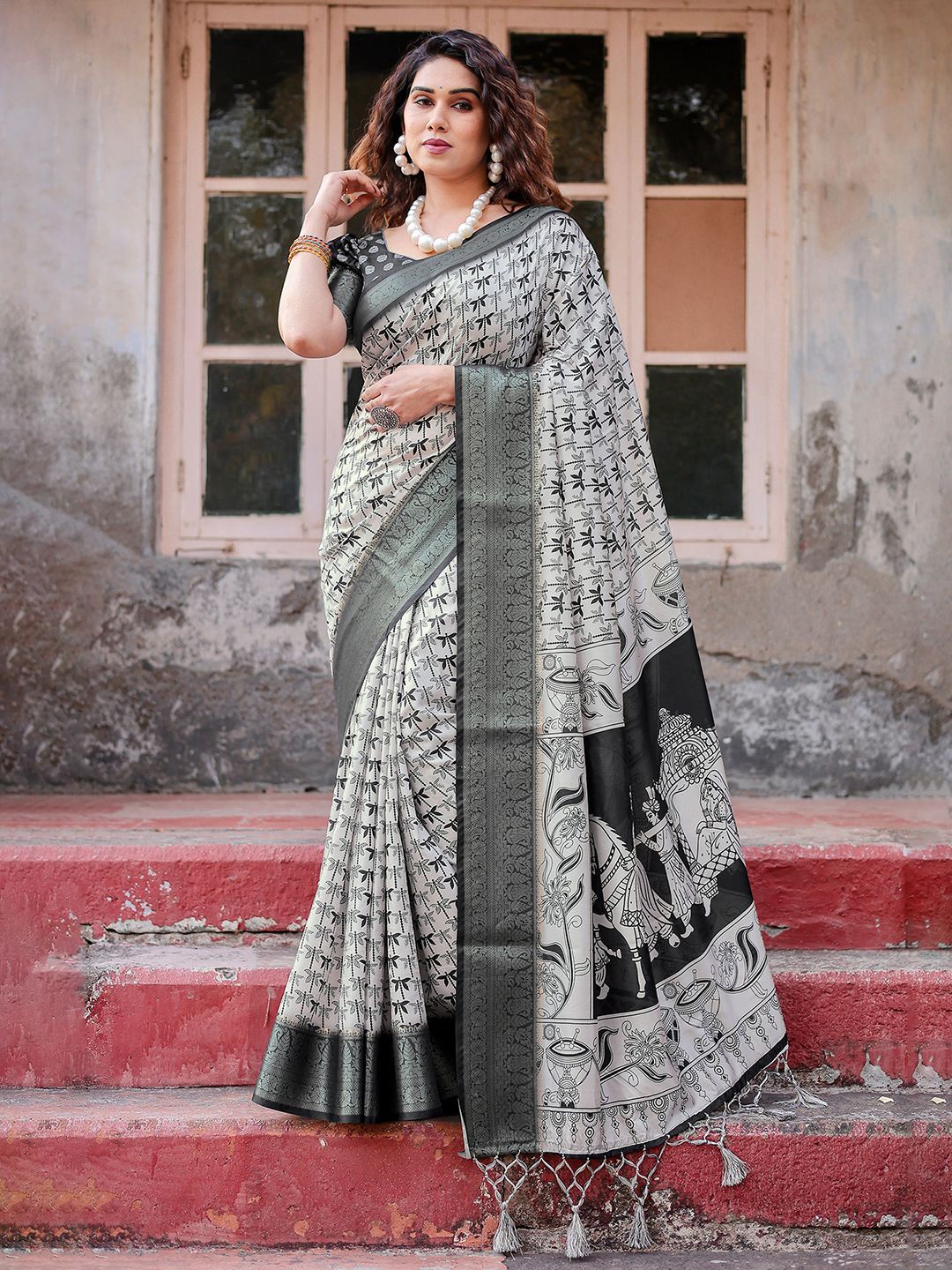 

DIVASTRI Woven Design Zari Silk Blend Paithani Saree, Off white