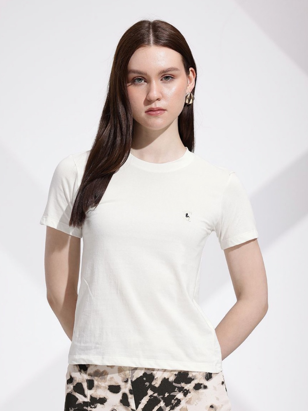 

DressBerry Women Slim Fit T-shirt, White