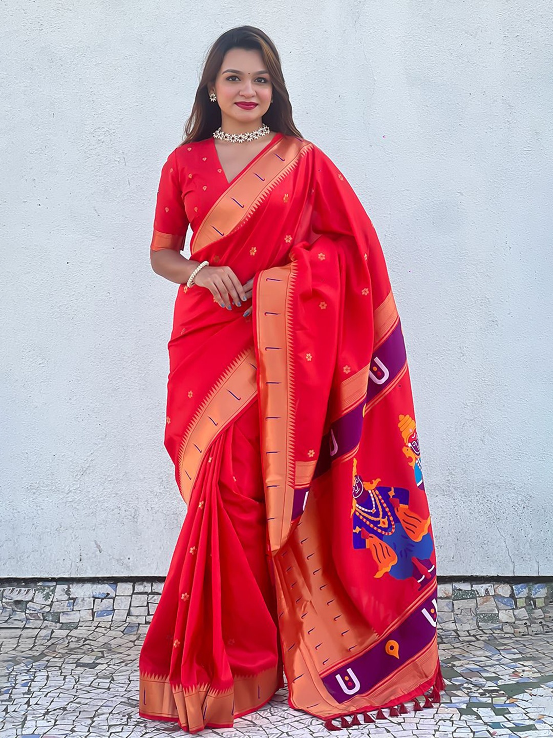 

HMP Fashion Woven Design Zari Pure Silk Paithani Saree, Red