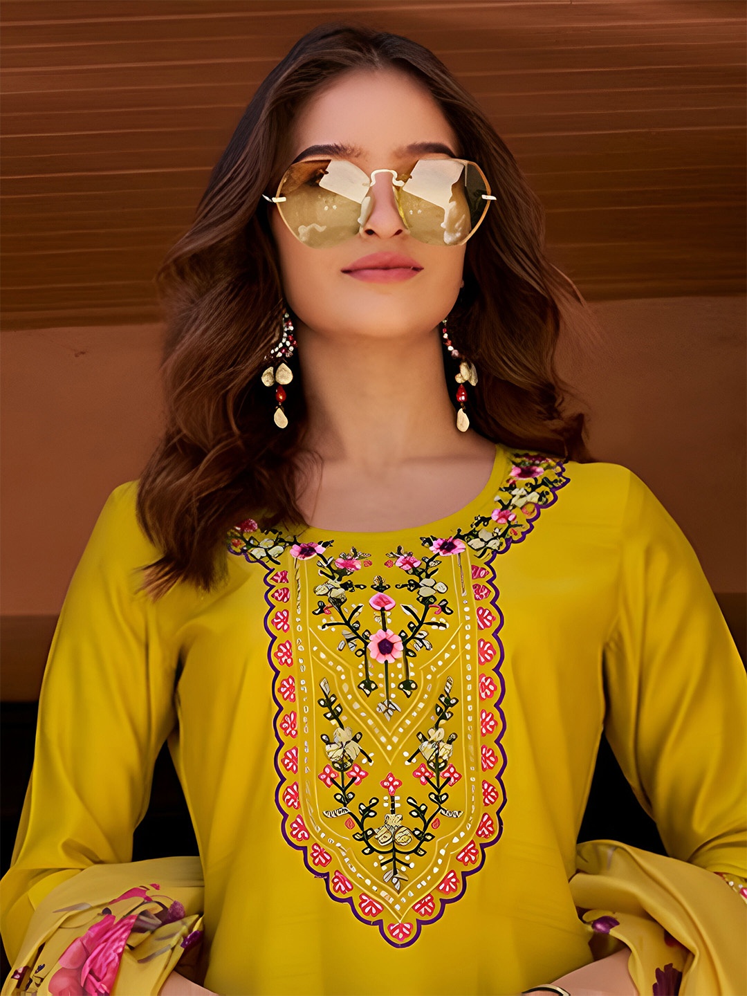

Varanga Women Floral Embroidered Regular Thread Work Kurta with Trousers & With Dupatta, Yellow