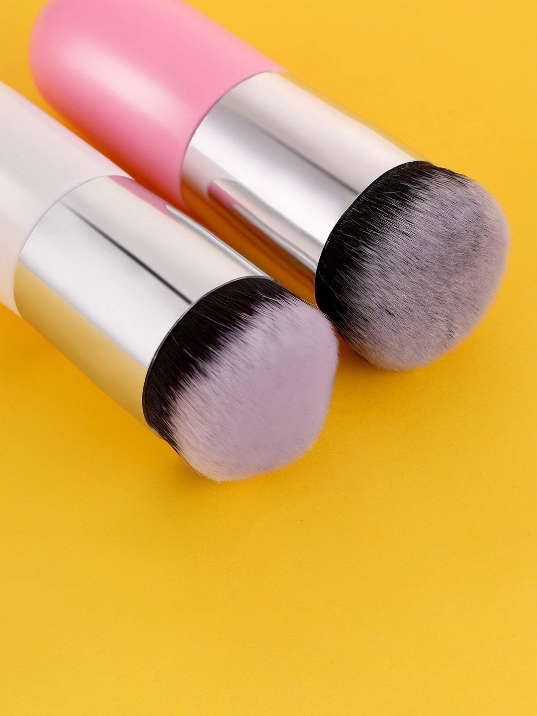 

Facejewel Foundation Brush With 2Pcs Finger Puff, Black
