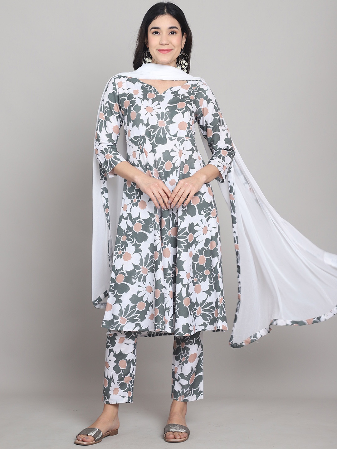 

Rajnandini Women Floral Printed Regular Kurta with Trousers & With Dupatta, Olive