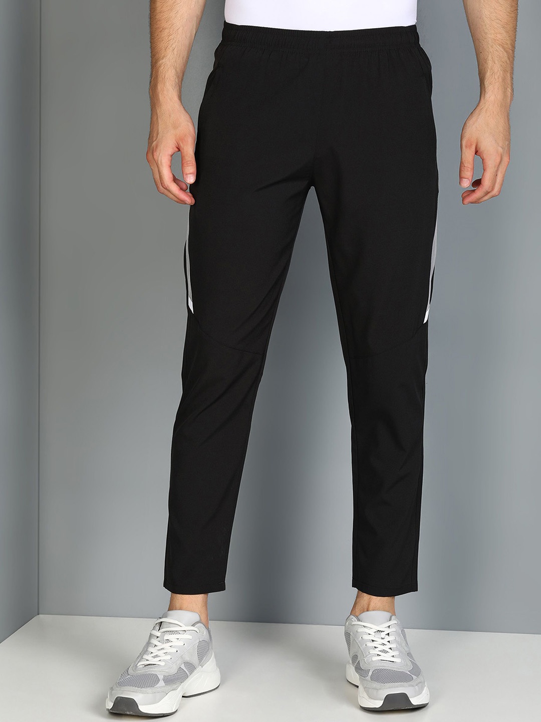

Moda Rapido Men Rapid Dry Mid-Rise Track Pant, Black