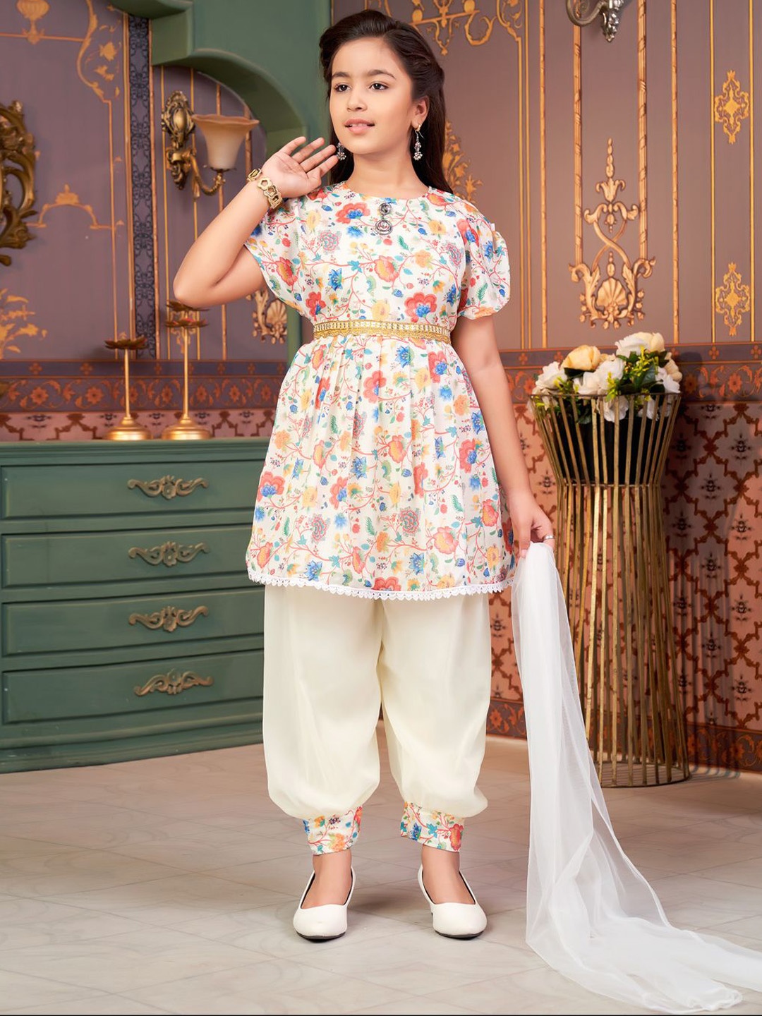 

BAESD Girls Floral Printed Gotta Patti Round Neck Georgette Kurta With Patiala & Dupatta, Orange