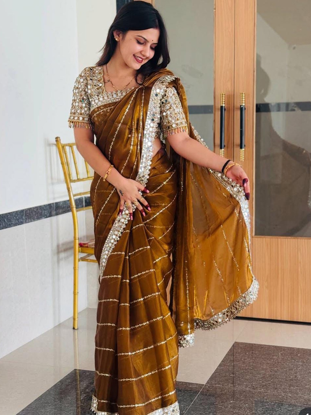 

MANSUBHA Striped Embellished Tissue Banarasi Saree, Yellow