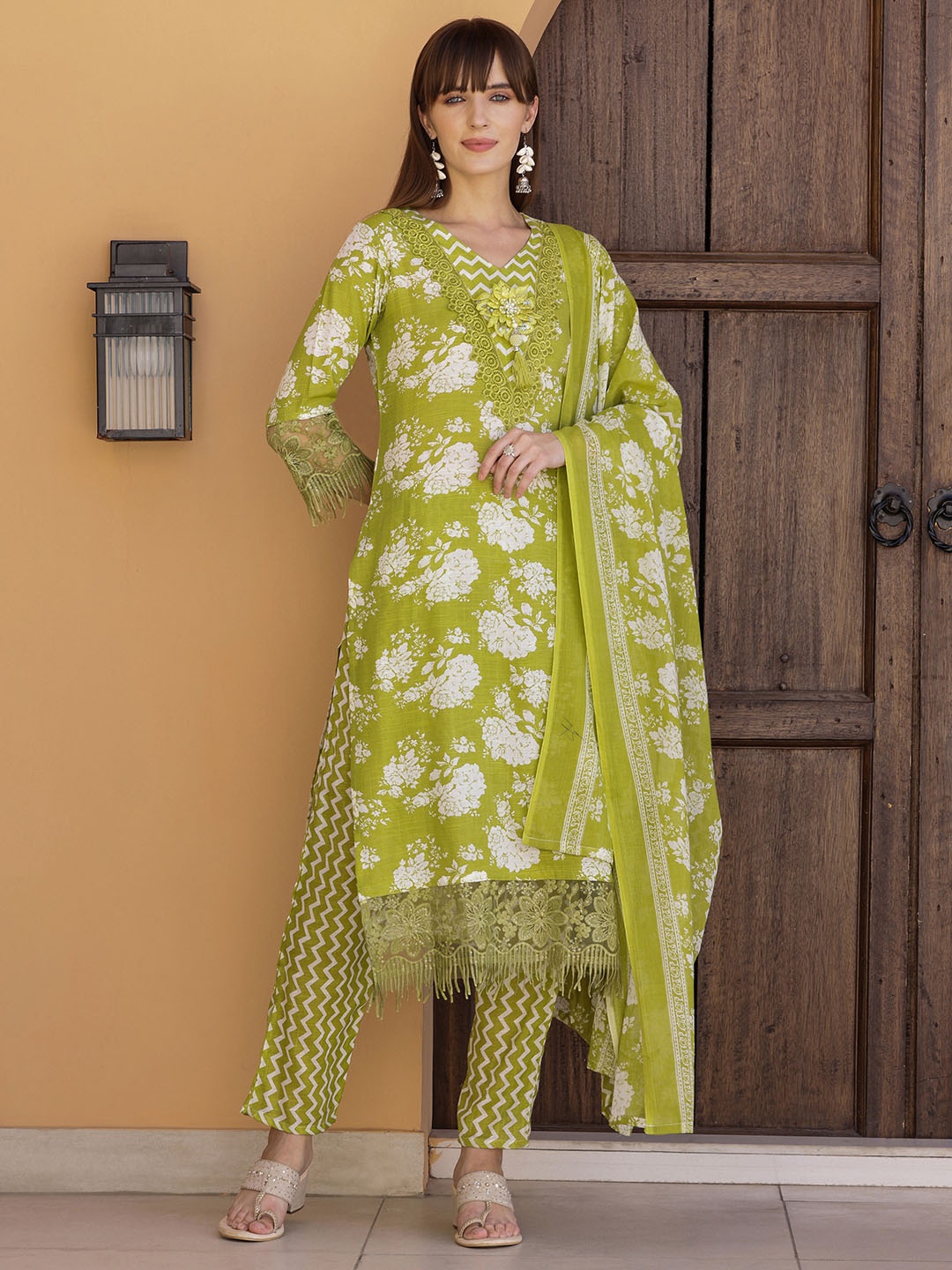 

KALINI Women Floral Printed Regular Kurta with Trousers & With Dupatta, Green