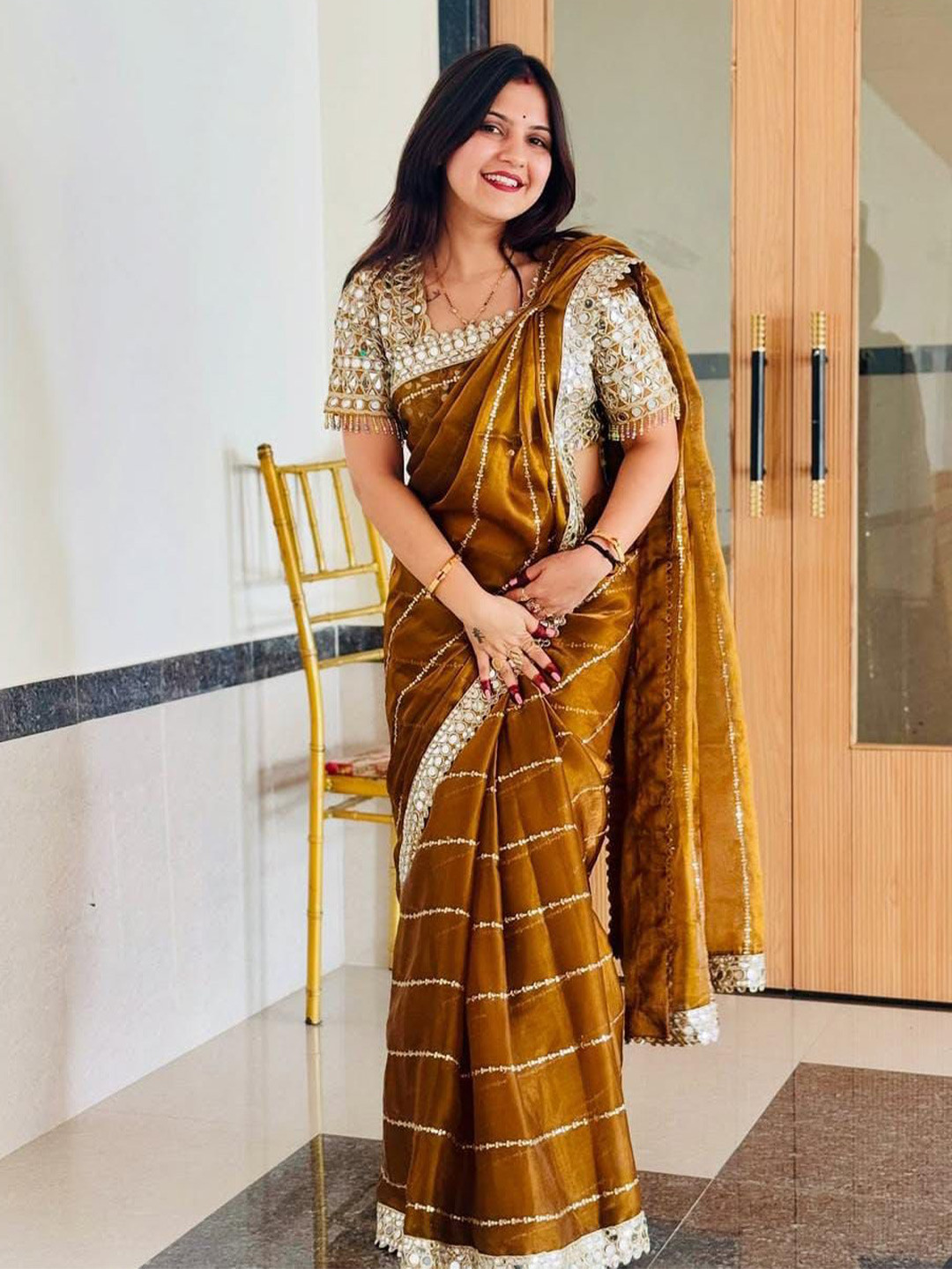

MANSUBHA Striped Embroidered Banarasi Saree, Yellow