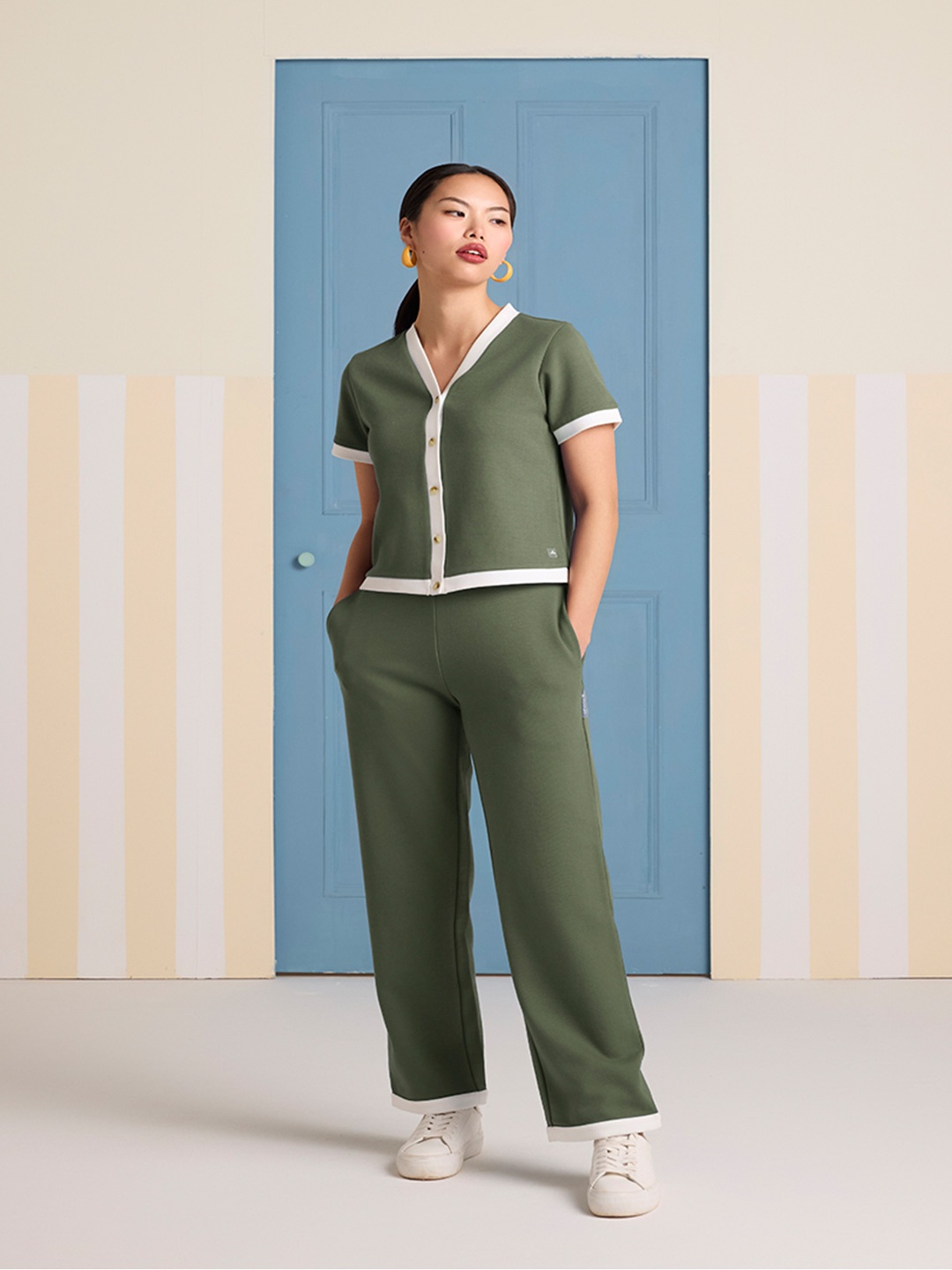 

Muvazo V Neck Shirt With On-the-Go Trousers Co-Ords, Green