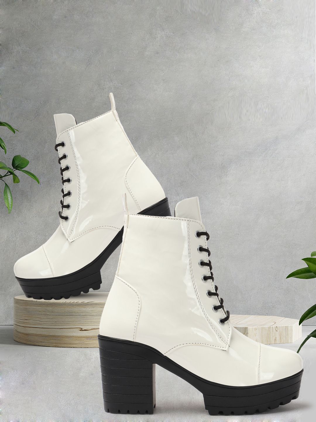 

Kliev Paris Women Ankle Length Block Heeled Boots, White