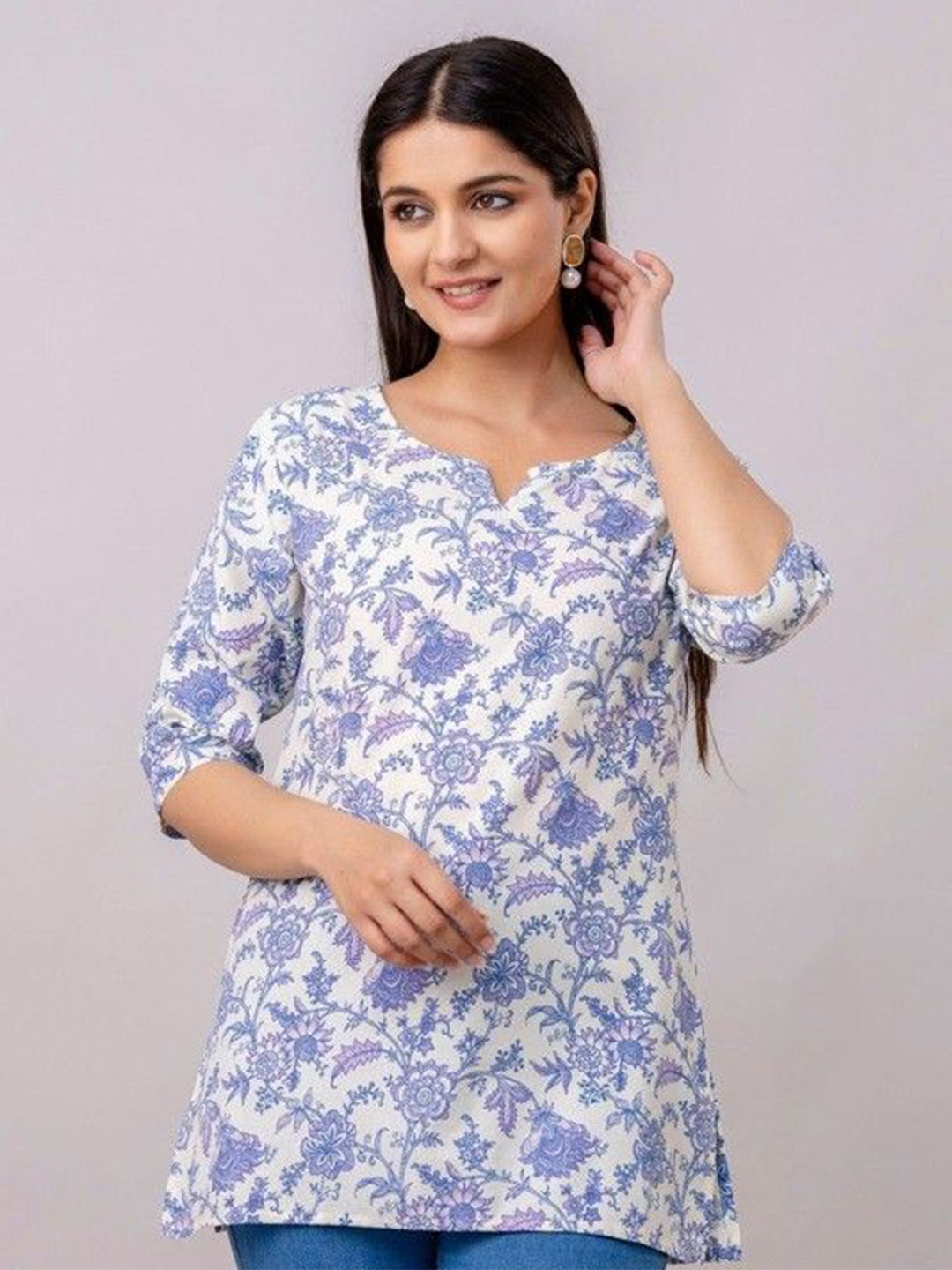 

Kairab Floral Printed Round Neck Straight Short Kurti, White