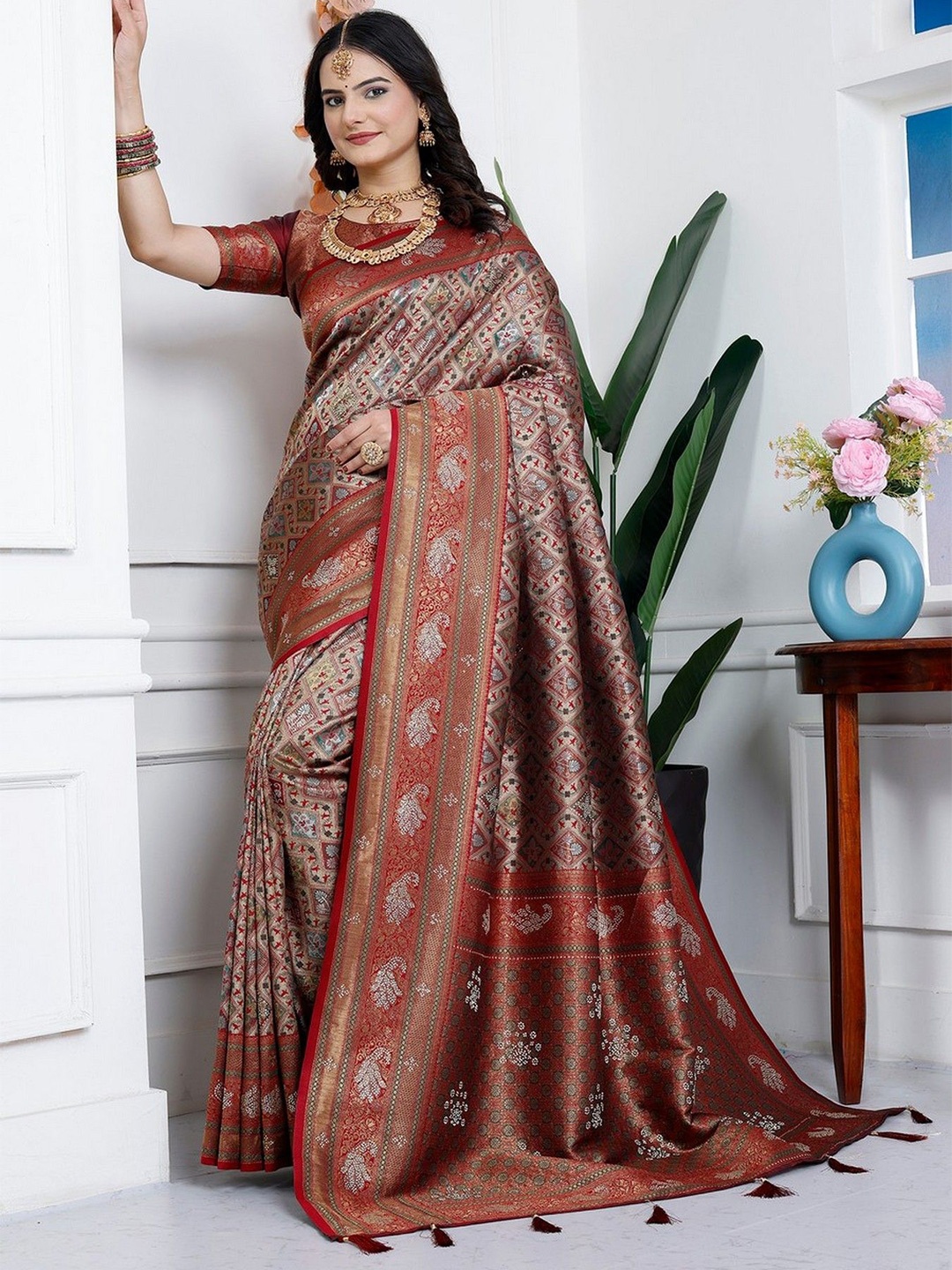 

K 5 Fashion Woven Design Zari Pure Cotton Kanjeevaram Saree, Brown