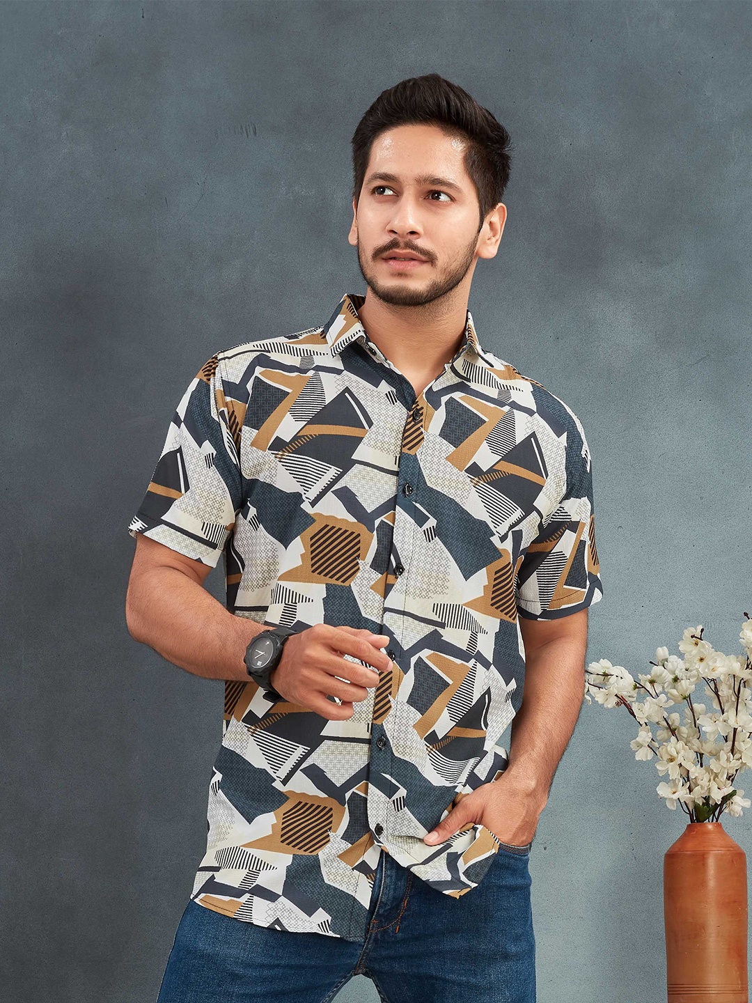 

Metronaut Men Comfort Opaque Printed Casual Shirt, White